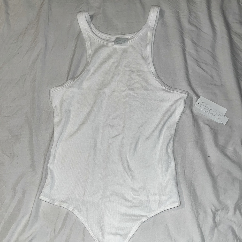 White bodysuit women’s medium snap closure
